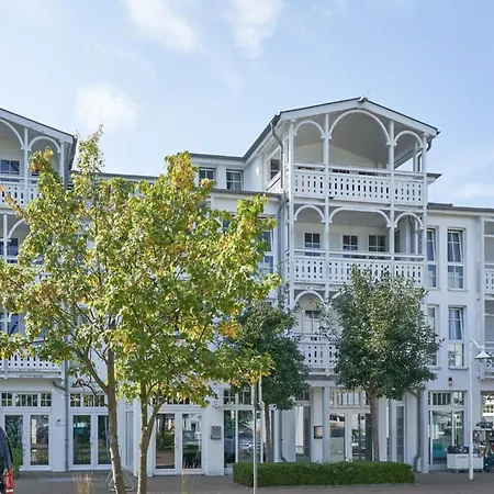 Helle Und Gemuetliche Mit Balkon In