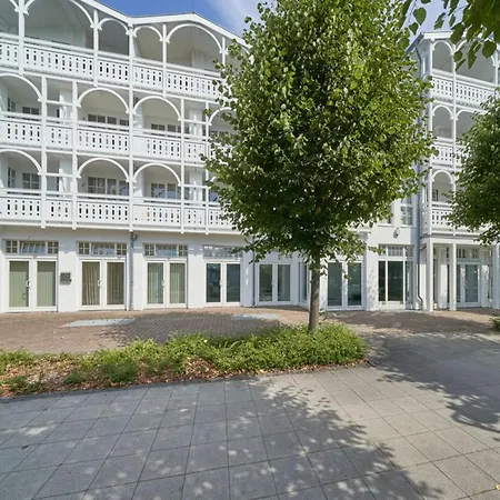 Helle Und Gemuetliche Mit Balkon In